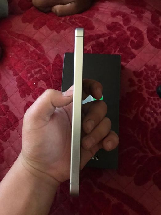 Samsung Galaxy S24Fe без каробки