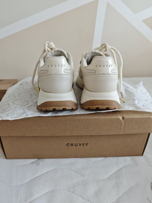 ЧИСТО НОВИ Дамски маратонки Cruyff Charlotte Runner – реално отговарят на номер 37