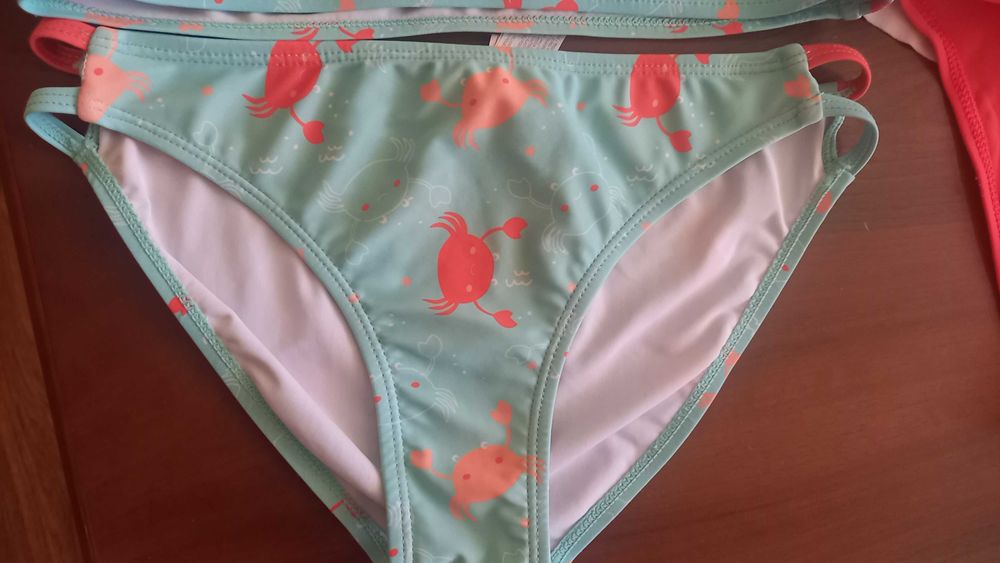 Два чифта детски бански