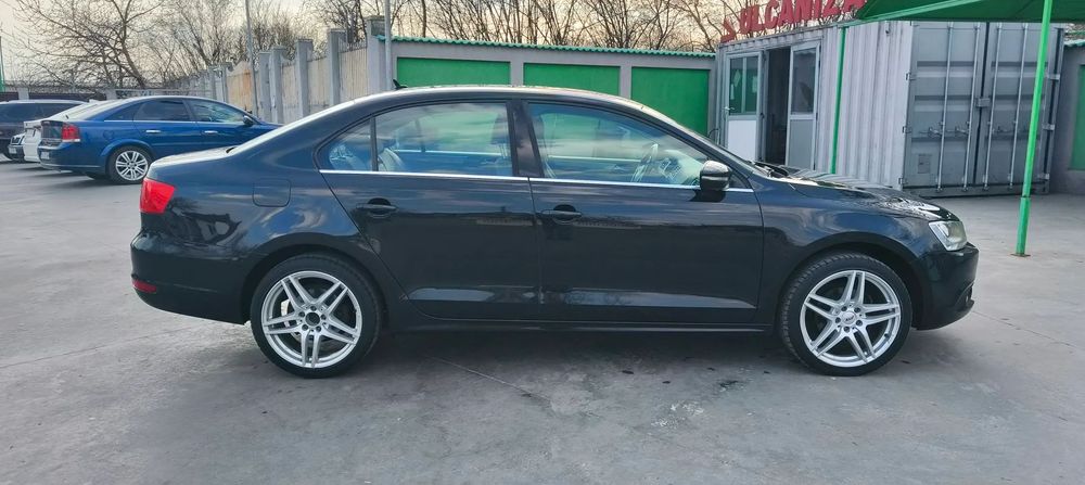 Volkswagen Jetta 2011 diesel, 4.409 € — imagine 4