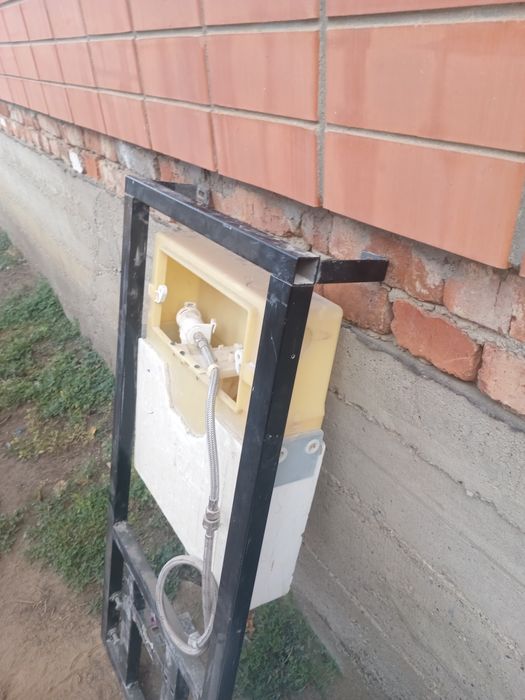 Унитаз настенный продам