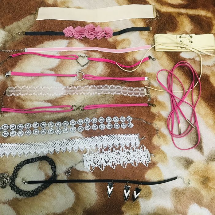 Продам красивый женский чокер