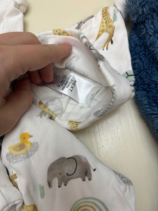 Одежда для новорожденного в идеальном состоянии