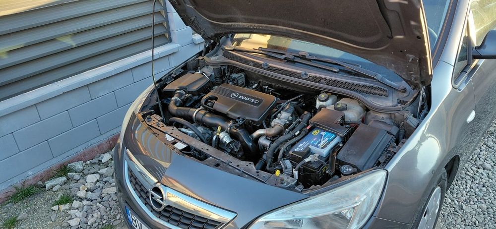 Opel Astra J sport tourer