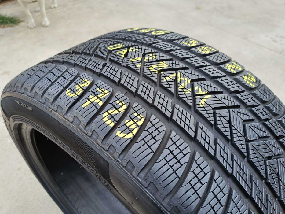 O anvelopa iarna 325 35 22 pirelli scorpion winter