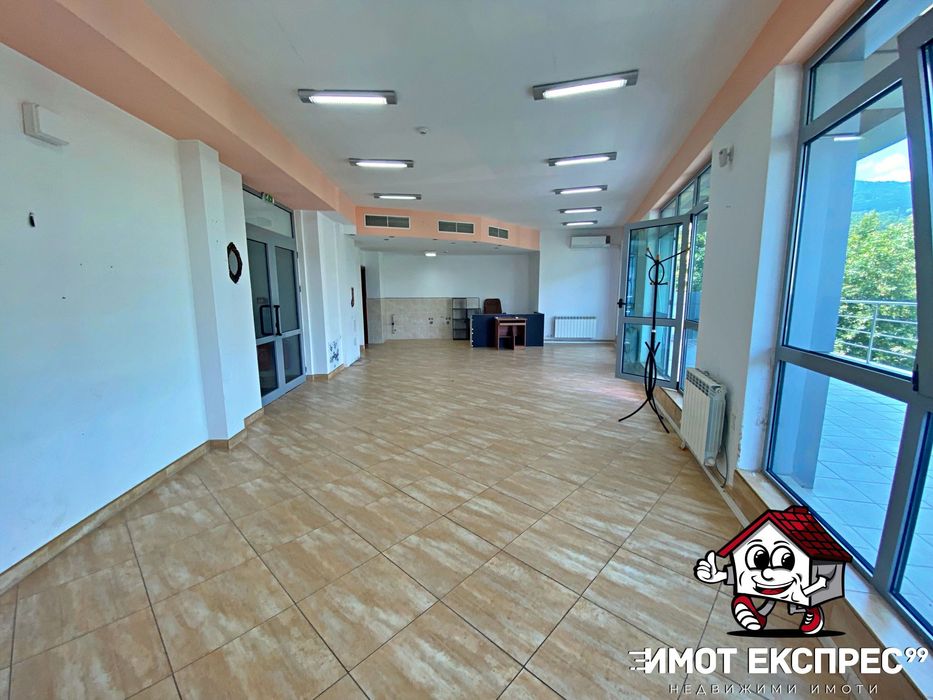 Помещение ново строителство, за офис, заведение, кантора, Супер Център