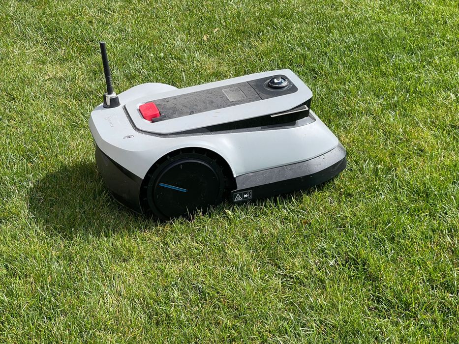 Косачка  робот ecoVACS goat G1