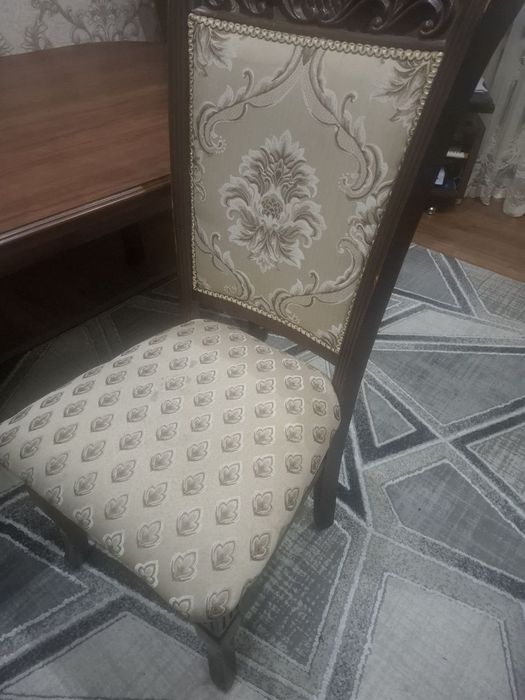 Стол 2,50 ×1,10.   6 стул Стол и 6 стульнв комплект .