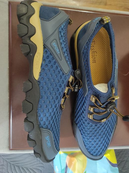 Продаются мужские летние дышащие кроссовки