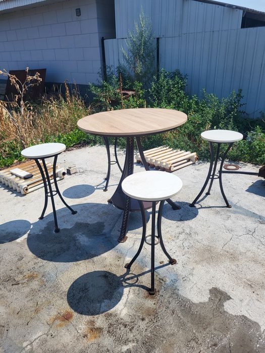 Продам стол со стульями