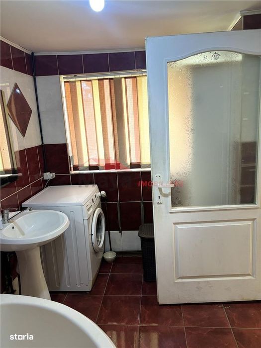 Apartament 3 camere, zona Cadastru