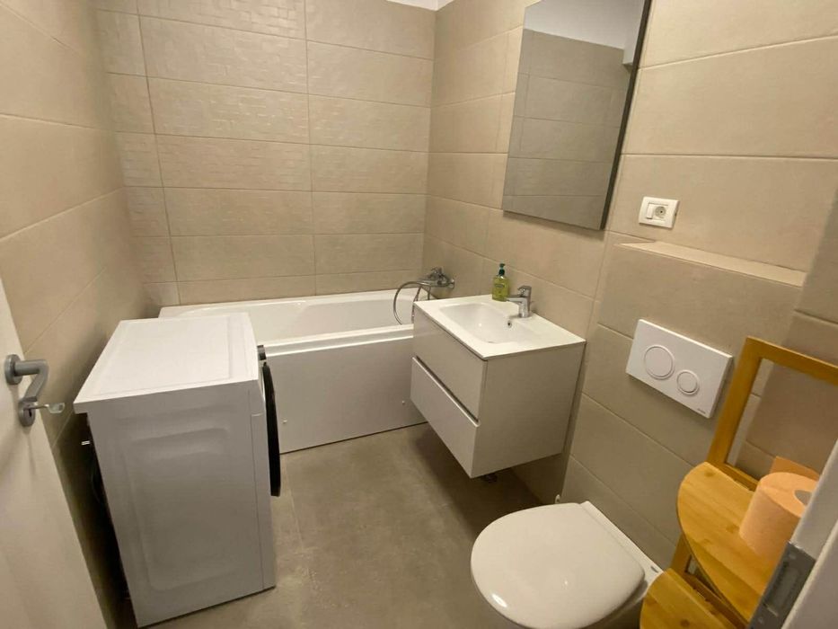 Inchiriez Studio, str Biruintei nr 87, et 1, la 5 min de metrou Berceni