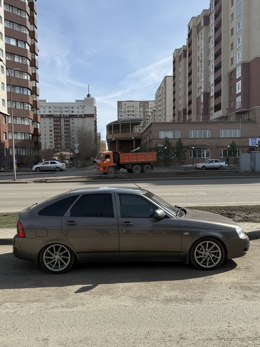 Приора 2 2015 год хэтчбэк