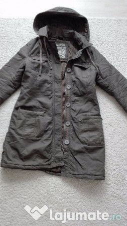 Vand Geaca PARKA haina de  dama trendy/fashion ,produs nou,