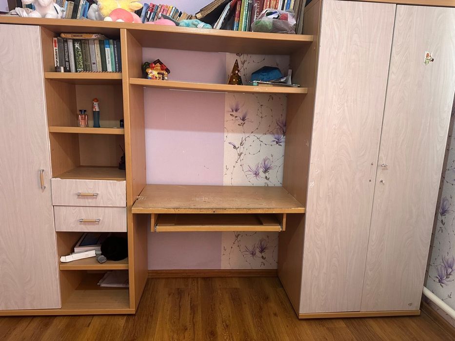 Продам кровати , матрасы и шкаф