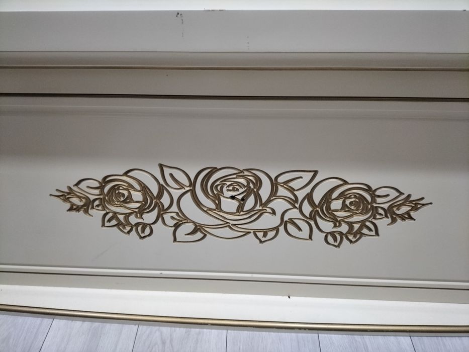 Двухспальная кровать