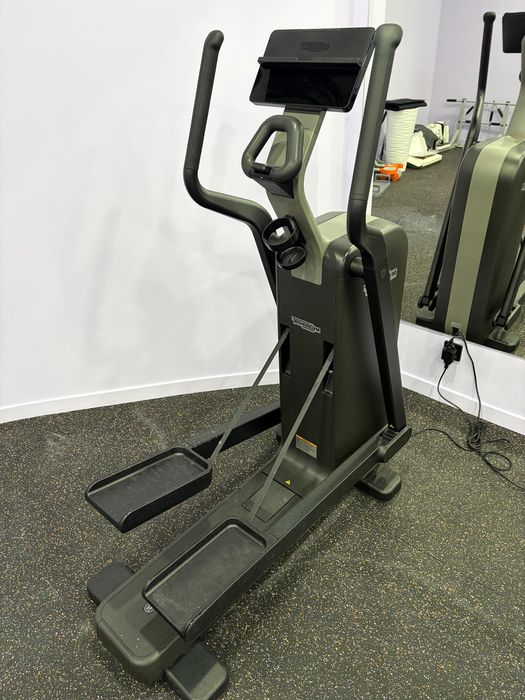 Продам тренажеры новые TECHNOGYM