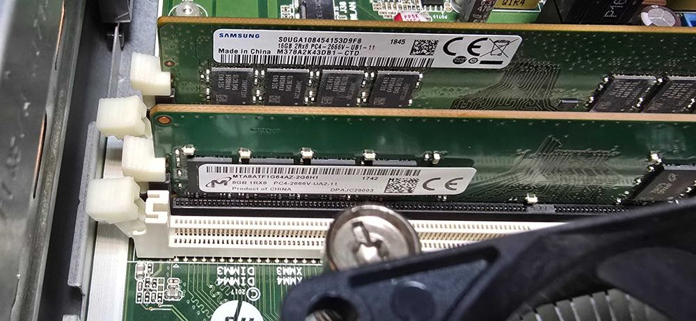 Компютър HP EliteDesk 800 G3 SFF, i7-7700, SSD 512GB, 24GB RAM, DVD