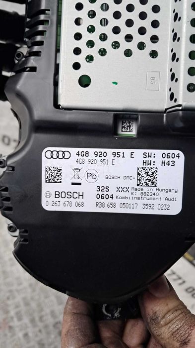 ceasuri bord Audi A6 C7 2.0 TDI DDDA an 2017 cod 4G8920951E