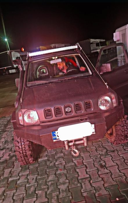 Vând Suzuki Jimny