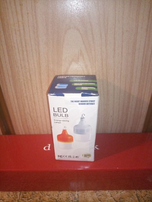 Къмпинг лампа , много подходяща за къмпинг летуване.