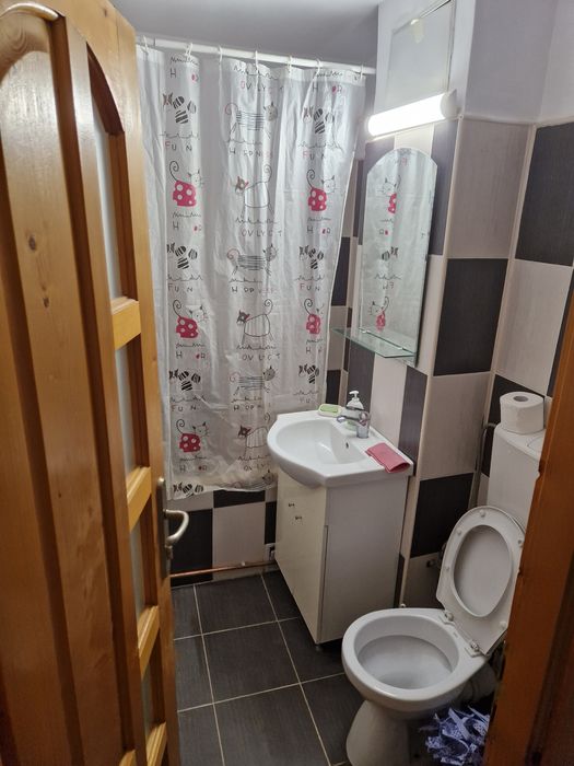 Apartament decomandat, Cornițoiu, Liceul  Bibescu  (Restaurant Olimp)