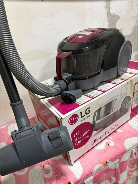 Продам пылесос на 2000w LG