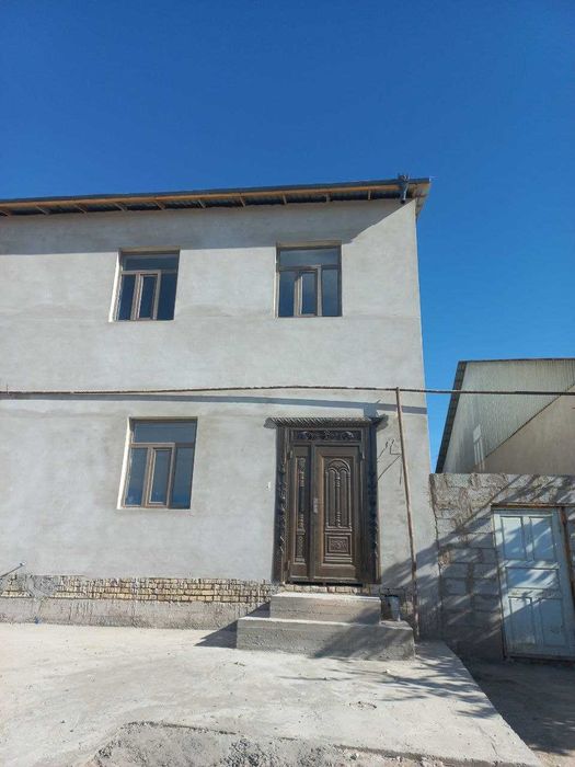 Ховли жой сотилади. Гайбу ферма кўчасида.