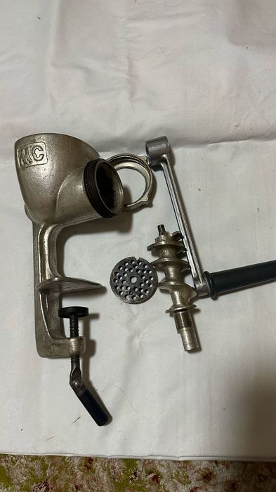 Продам мясорубку советскую