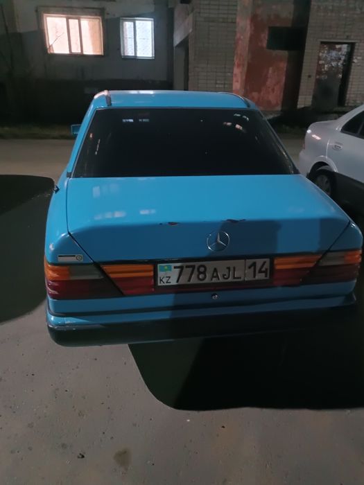Мерседес 124  объем 2.3