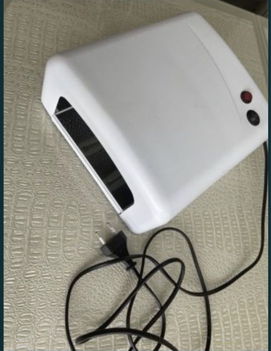 Продам уф лампу для маникюра