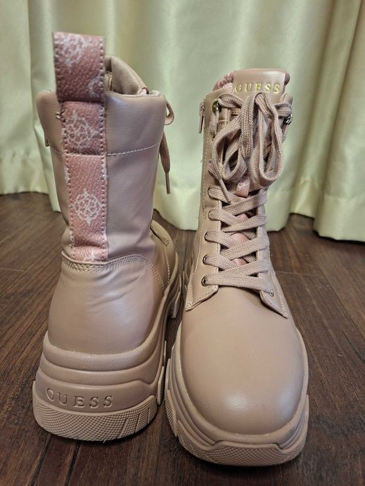 Боти GUESS camel