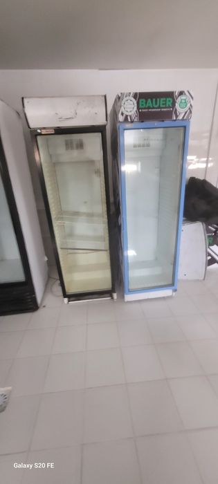 Срочно продам ветринные холодильники