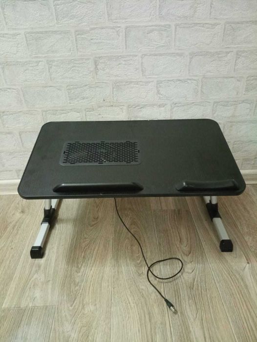 Складной столик для нотбука