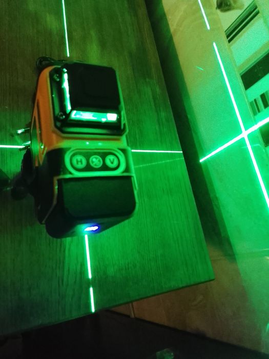 Nivel laser DeWalt cu 16 linii NOU