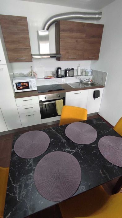 Дава се под наем Тристаен апартамент в София, Център - 70 кв.м за 797.64 € - Снимка #3