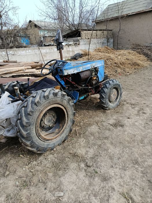 Traktor sotiladi holati yaxshi