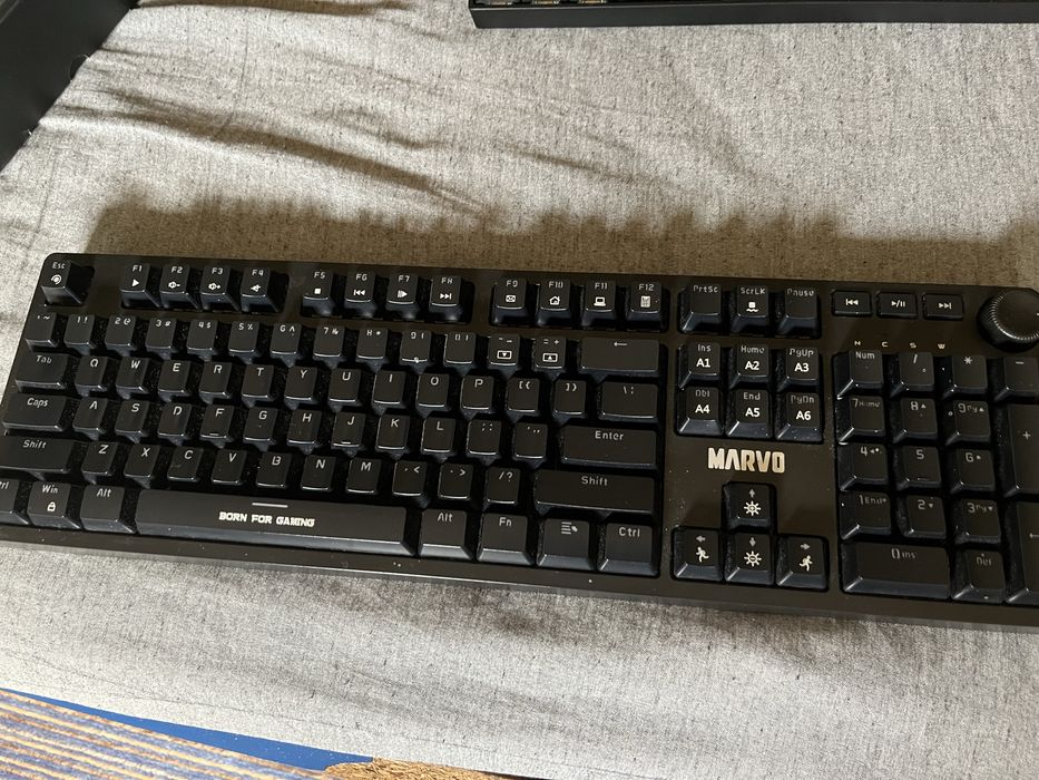 Tastatura mecanica Marvo K954