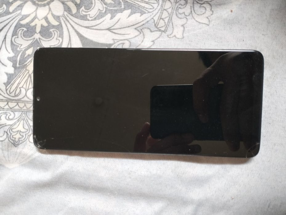 Samsung A32 ekrani singan narx 150 ming sóm