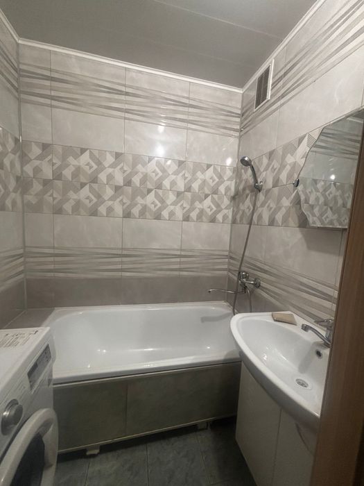 Продам 4 комн нов план.20 м-н