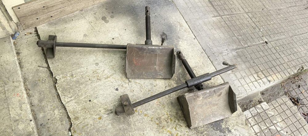 Стойки за Пътна Помощ-ISOLLI