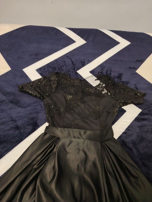 Rochie de seara și sandale