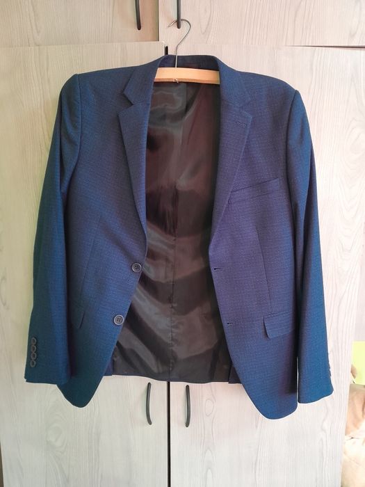 Vând sacou pentru băieți