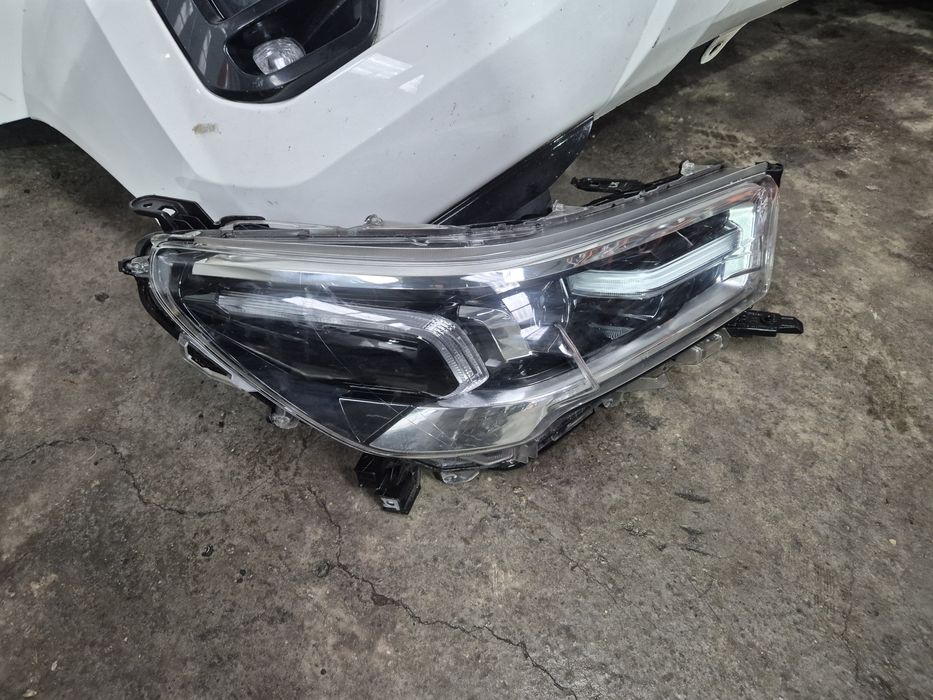 Fata completa/Bot complet Toyota Hilux Invincible 2016-2024