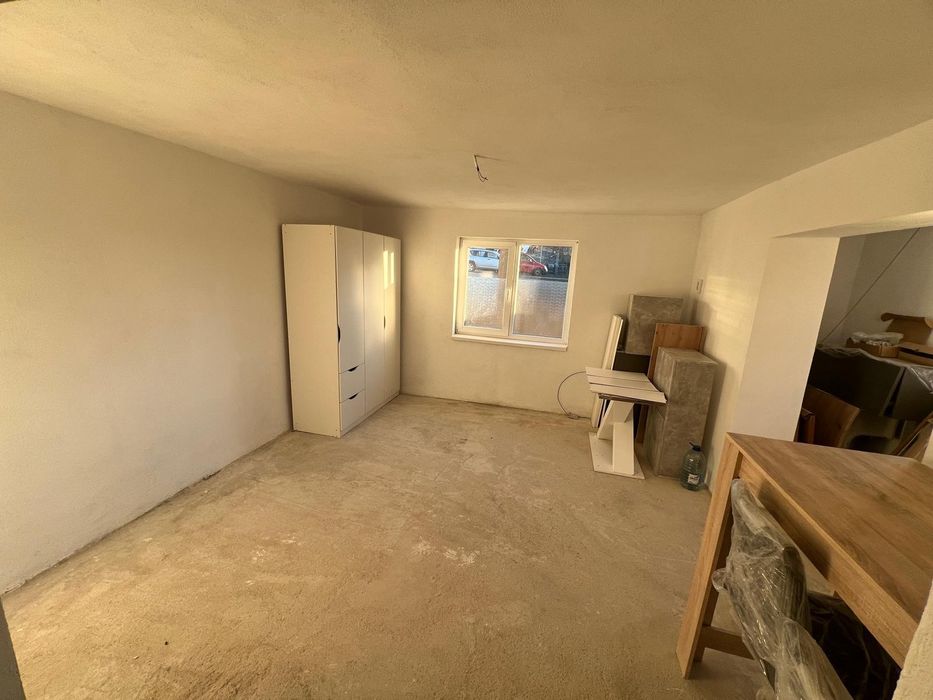 Vând casă cu grădină în Ohaba.