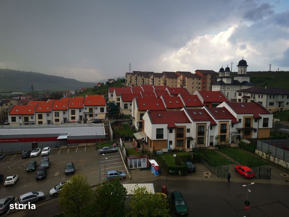 Apartamente in Case insiruite de 5 camere cu gradina si loc de parcare