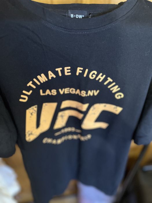 Тениски и худита на ТОП ЦЕНИ!