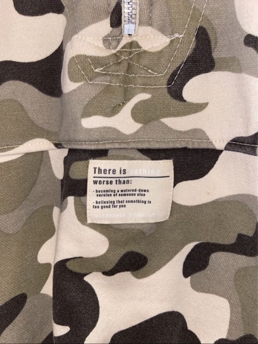 Bluza Bershka cu imprimeu army