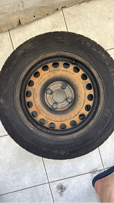 Продам 4 шины на дисках 14