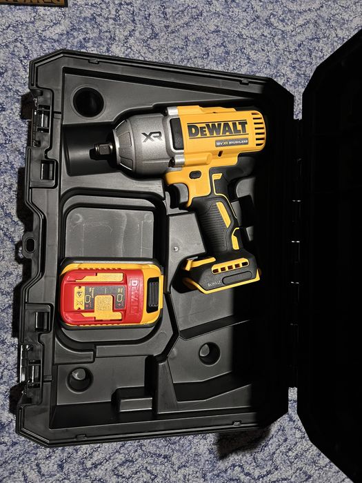Гайковёрт Dewalt DCF 900NT